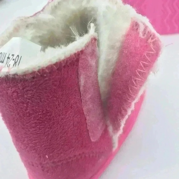 Rileyroos Caters Baby Booties 18–24M Hot Pink Suede Walker Shoes NWT Flexible - Picture 9 of 16